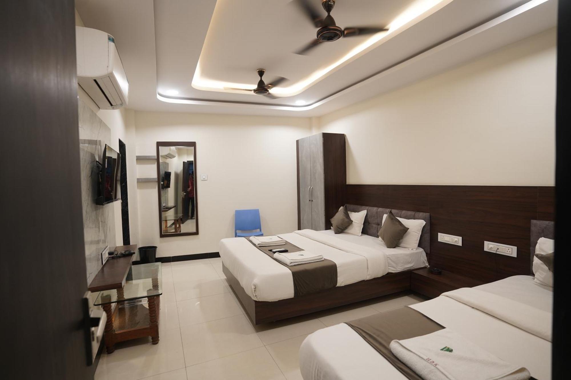 Hotel Dev Kripa Ujjain Exterior photo