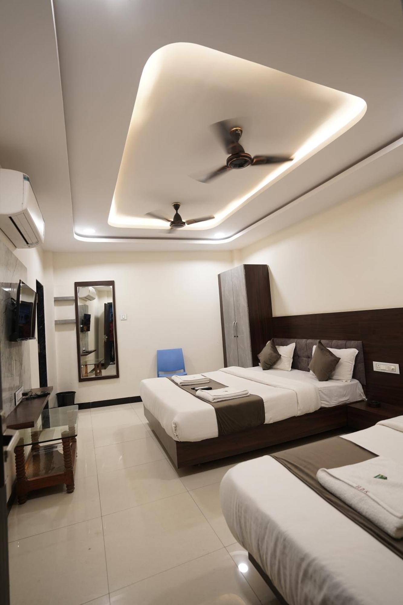 Hotel Dev Kripa Ujjain Exterior photo