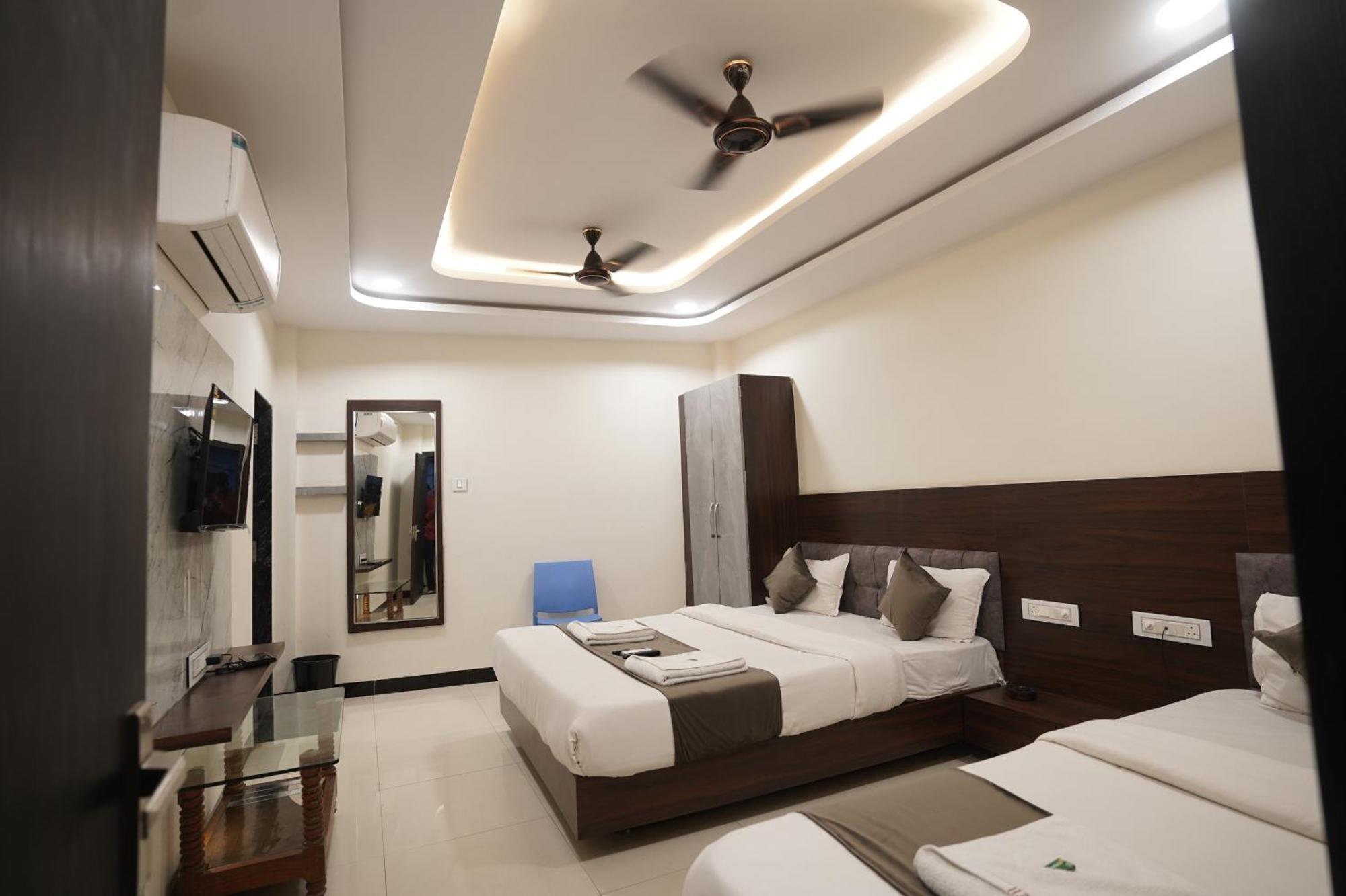 Hotel Dev Kripa Ujjain Exterior photo