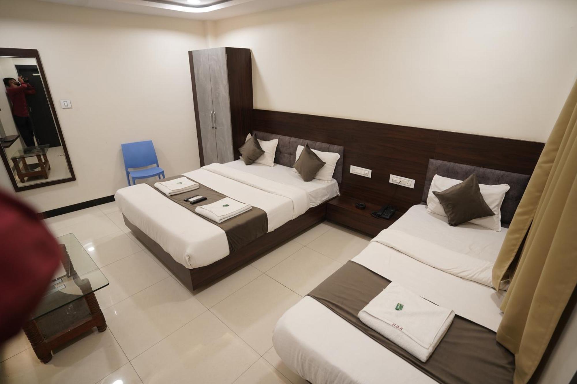 Hotel Dev Kripa Ujjain Exterior photo