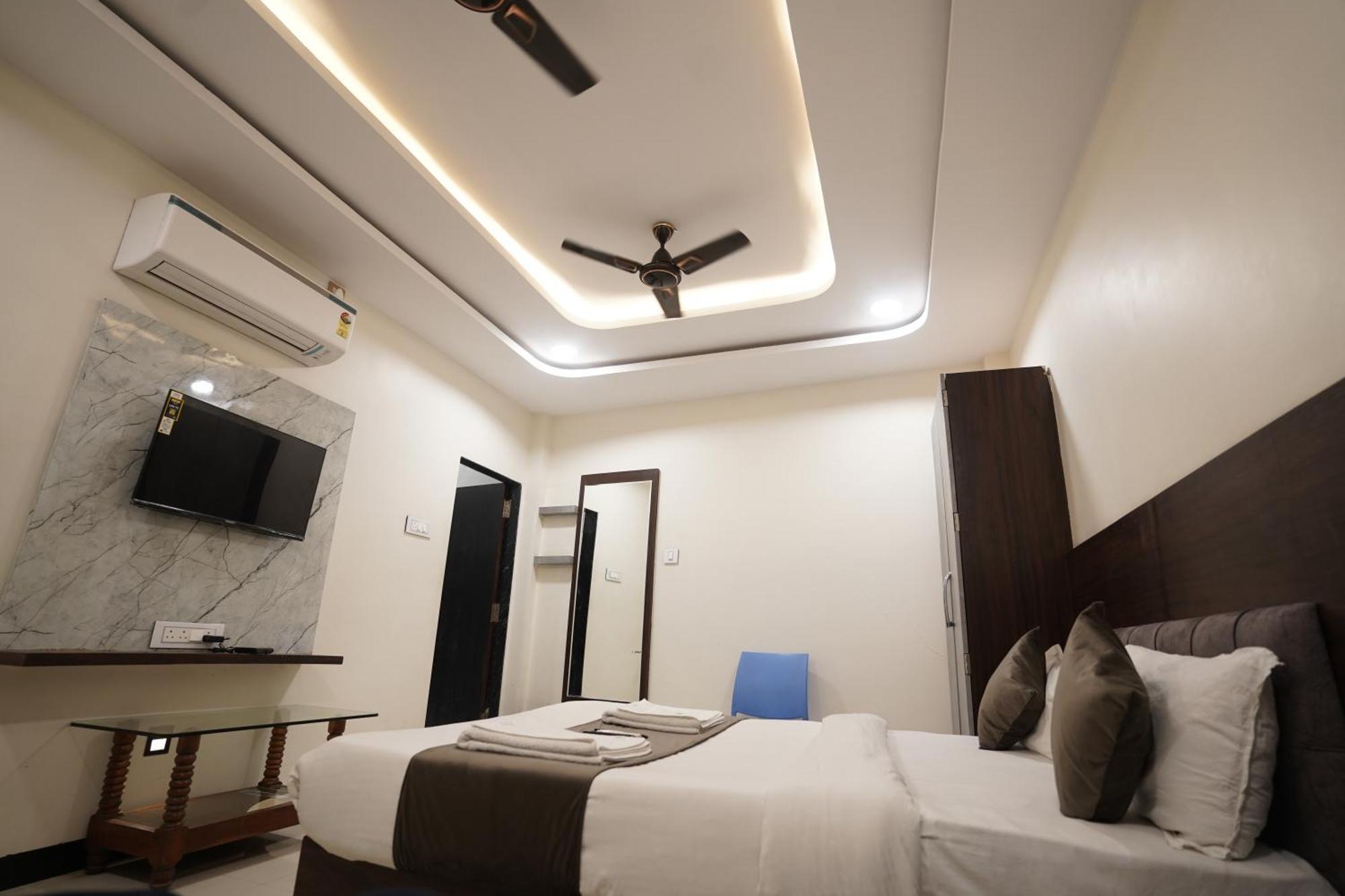 Hotel Dev Kripa Ujjain Exterior photo