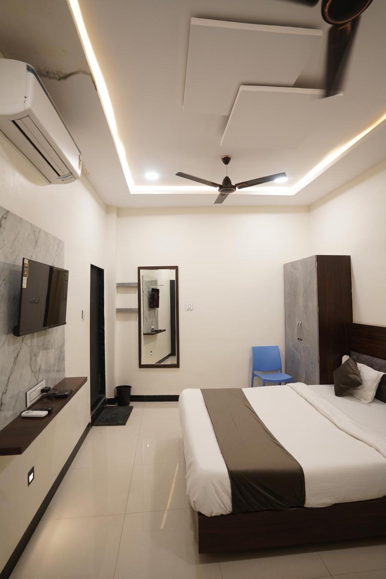 Hotel Dev Kripa Ujjain Exterior photo