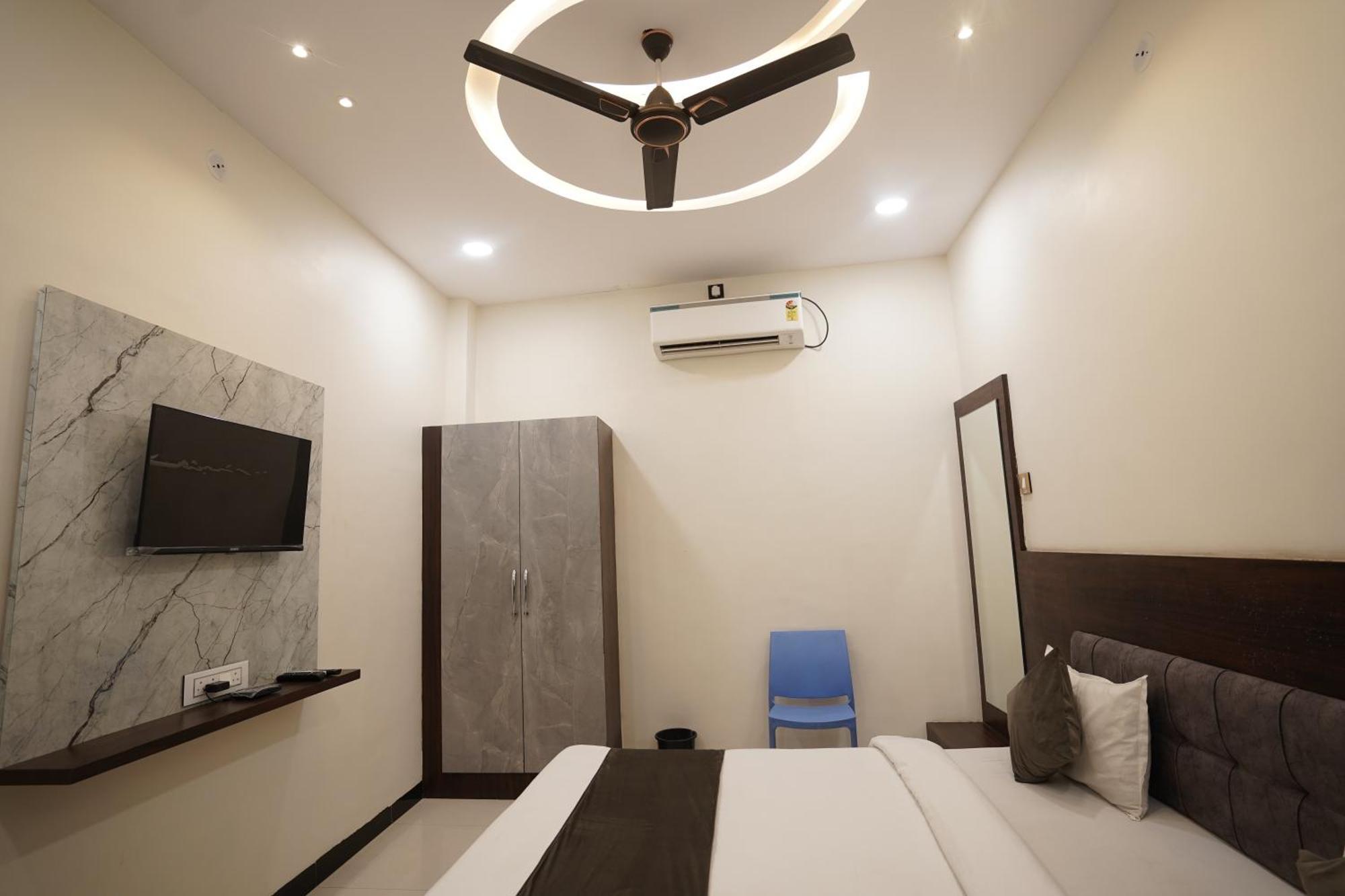 Hotel Dev Kripa Ujjain Exterior photo